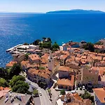 2 Bedroom Amazing In Apartamento Lovran
