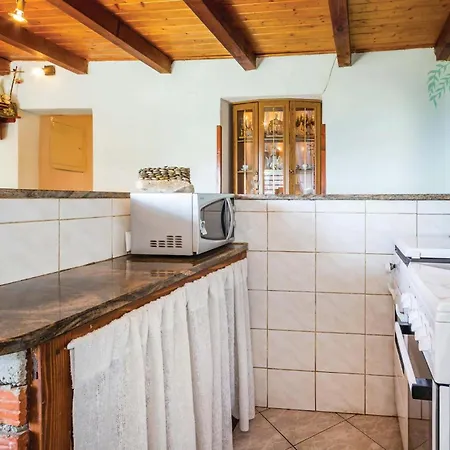 Apartament Awesome In With House Sea View