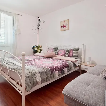 Awesome In With House Sea View Apartament *
