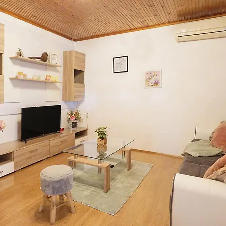 2 Bedroom Amazing In *